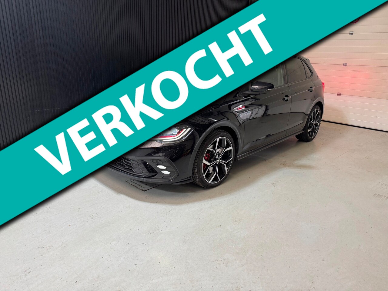 Volkswagen Polo - 2.0 TSI GTI Automaat Pano Beats Camera - AutoWereld.nl