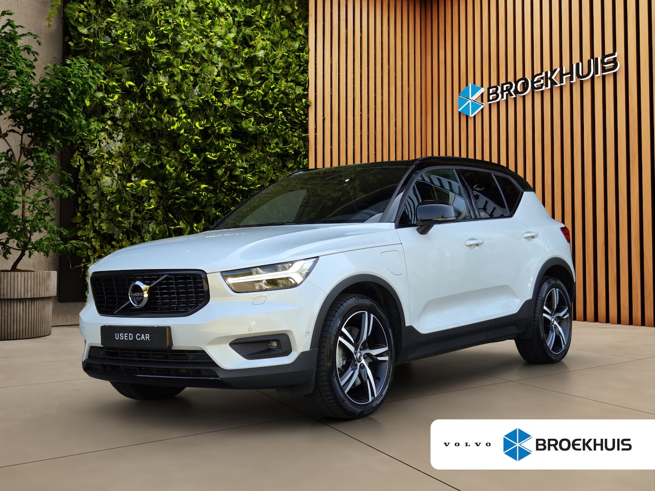 Volvo XC40 - 1.5 T5 Recharge R-Design | Trekhaak | Panoramadak | 360 Camera | Harman/Kardon | Adaptive - AutoWereld.nl