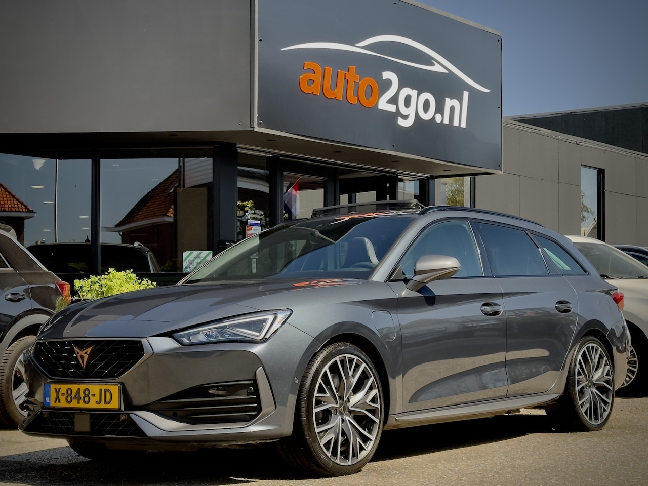 CUPRA Leon Sportstourer - 1.4 e-HYBRID VZ AUT6 PERFORMANCE PANODAK LEDER NAVI CAMERA DIGI-DASH APPLE-CARPLAY LED LMV - AutoWereld.nl