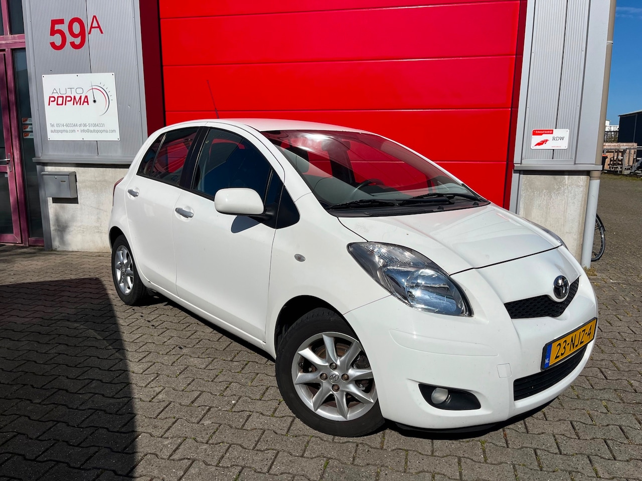 Toyota Yaris - 1.3 VVTi 101pk Aspiration / Automatische airco / Parkeersensoren / 15" LM velgen / 4 seaso - AutoWereld.nl