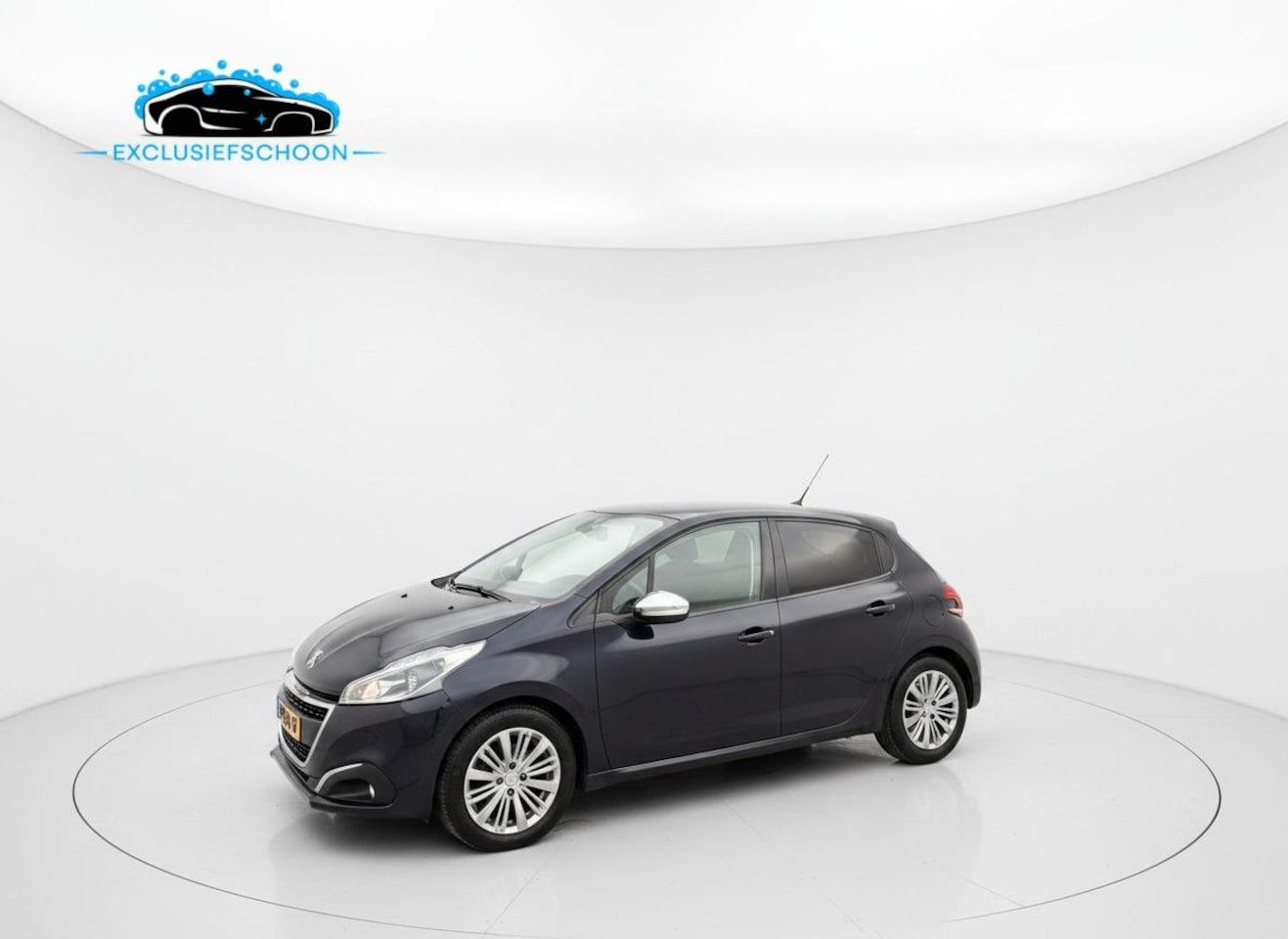Peugeot 208 - 1.2 PureTech Blue Lease Allure WINTERSET/GOED-ONDERHOUDEN/NAVI - AutoWereld.nl