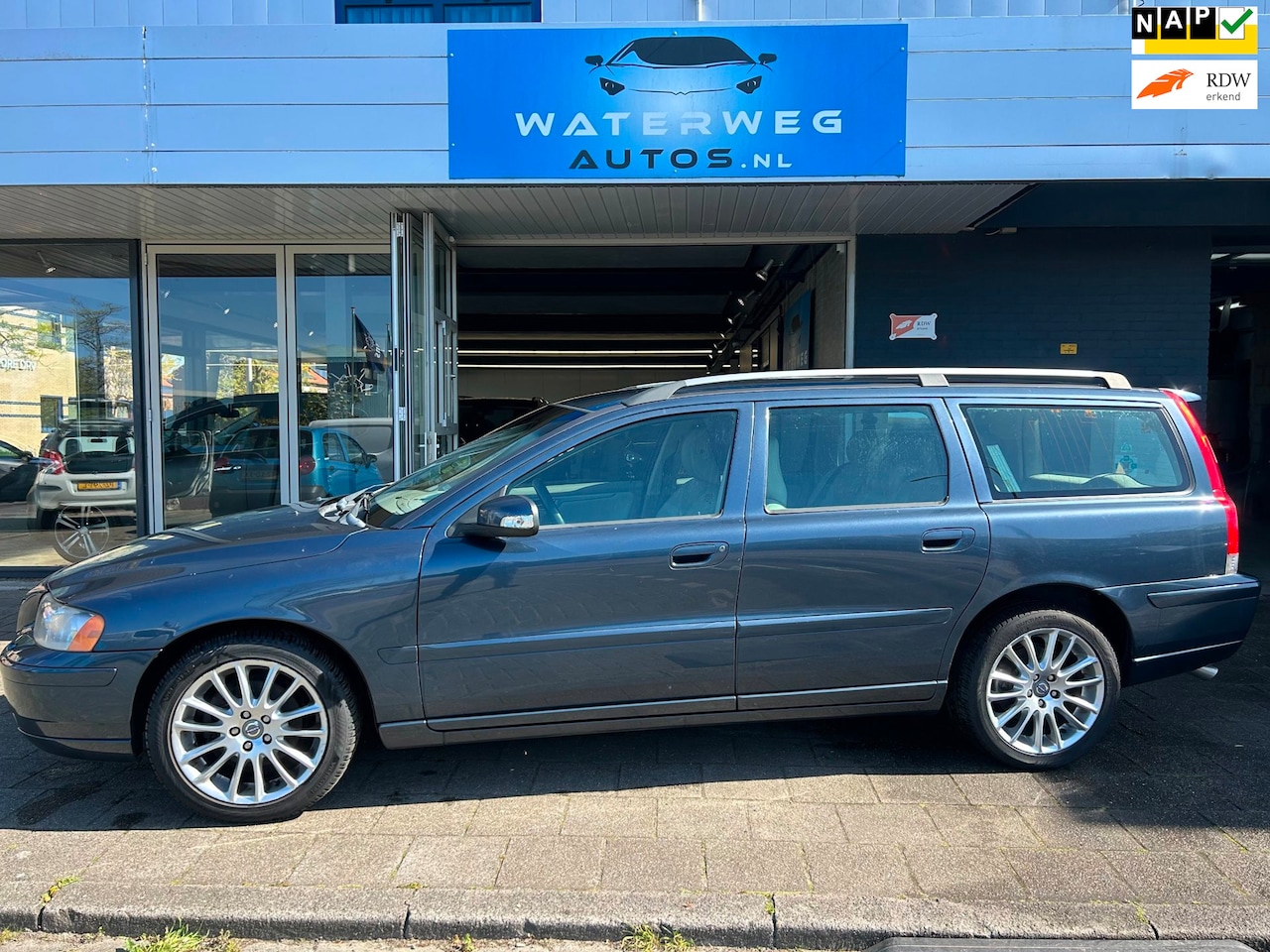 Volvo V70 - 2.4 Edition Sport 7 PERS.|CRUISE|STOEL VERW.|MEMORY SEATS - AutoWereld.nl