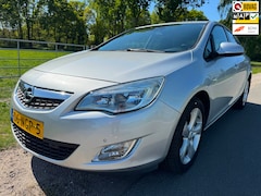 Opel Astra - 1.6 Edition top onderhouden|navigatie
