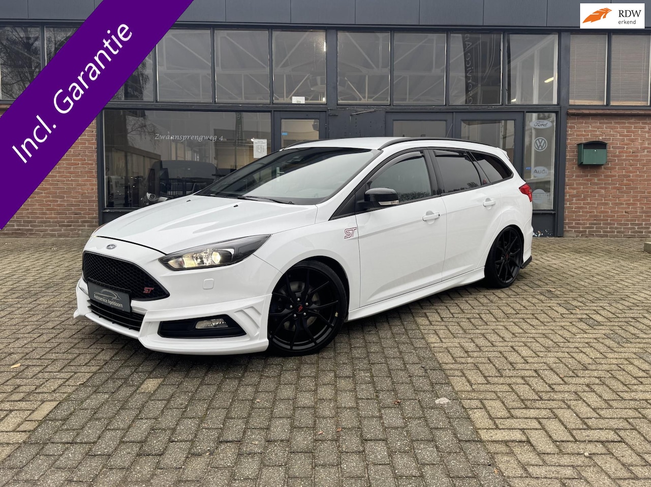 Ford Focus Wagon - 2.0 ST 2.0 ST, Xenon, Bull-x, Vol leer - AutoWereld.nl
