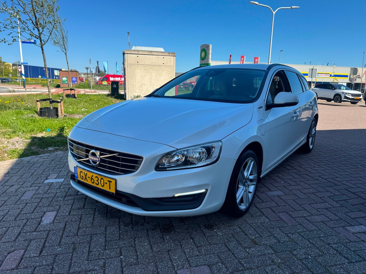 Volvo V60 - 2.4 D6 HYBRIDE/DIESEL - AutoWereld.nl