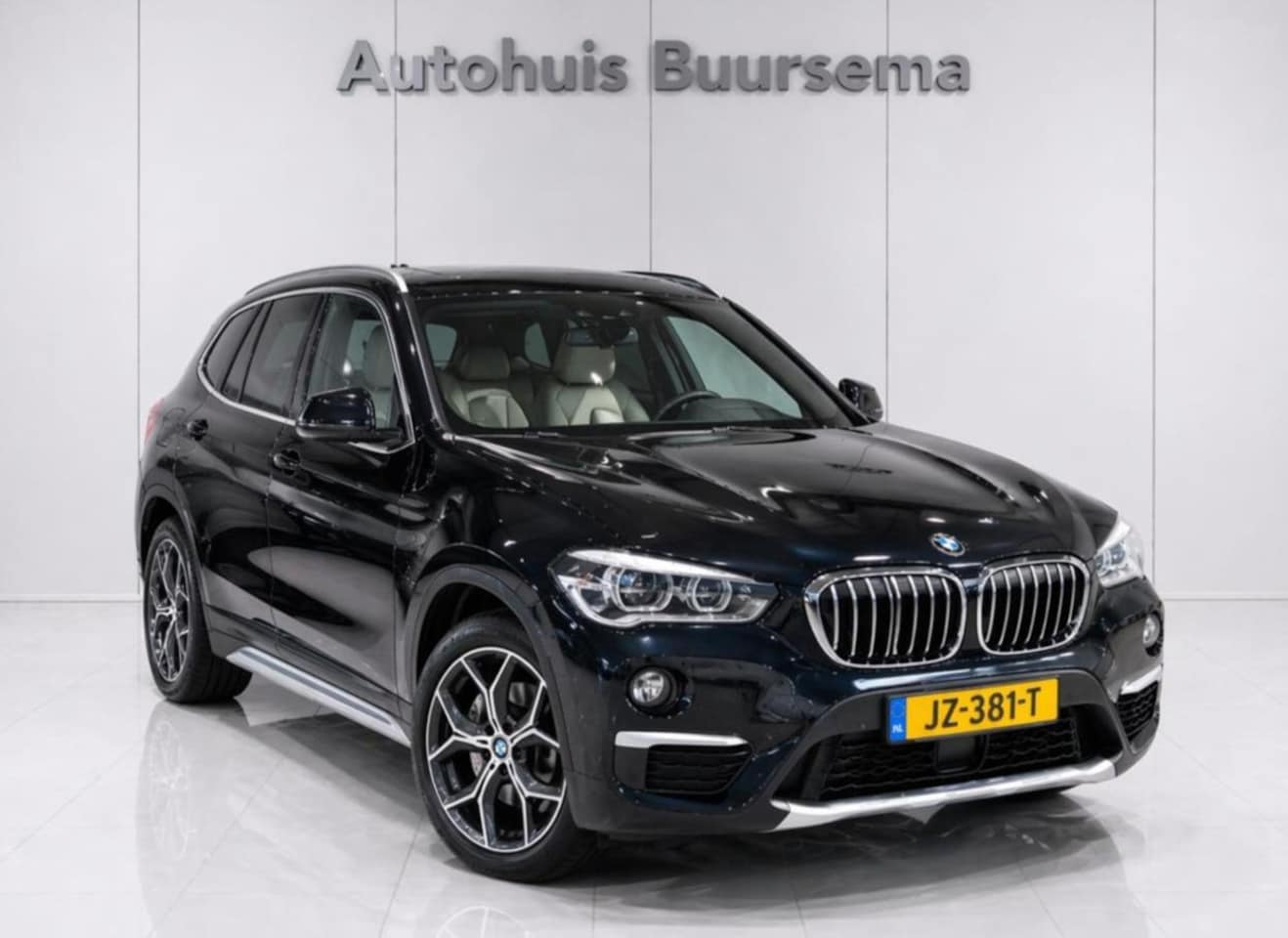 BMW X1 - sDrive20i*Xline*Head-Up Display* PDC*LED*Navigatie - AutoWereld.nl