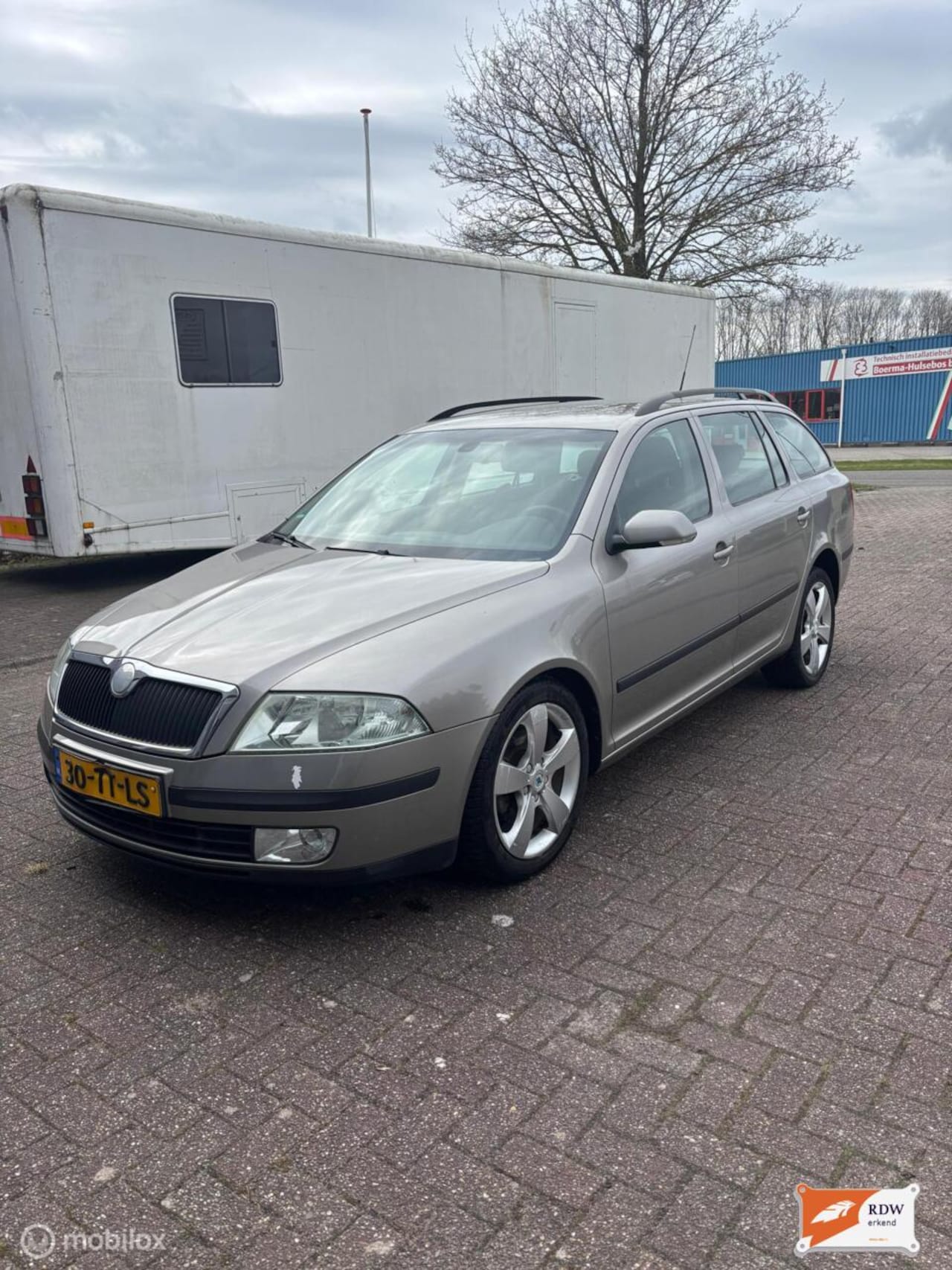 Skoda Octavia Combi - 2.0 FSI Ambiente 2.0 FSI Ambiente - AutoWereld.nl