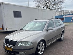 Skoda Octavia Combi - 2.0 FSI Ambiente