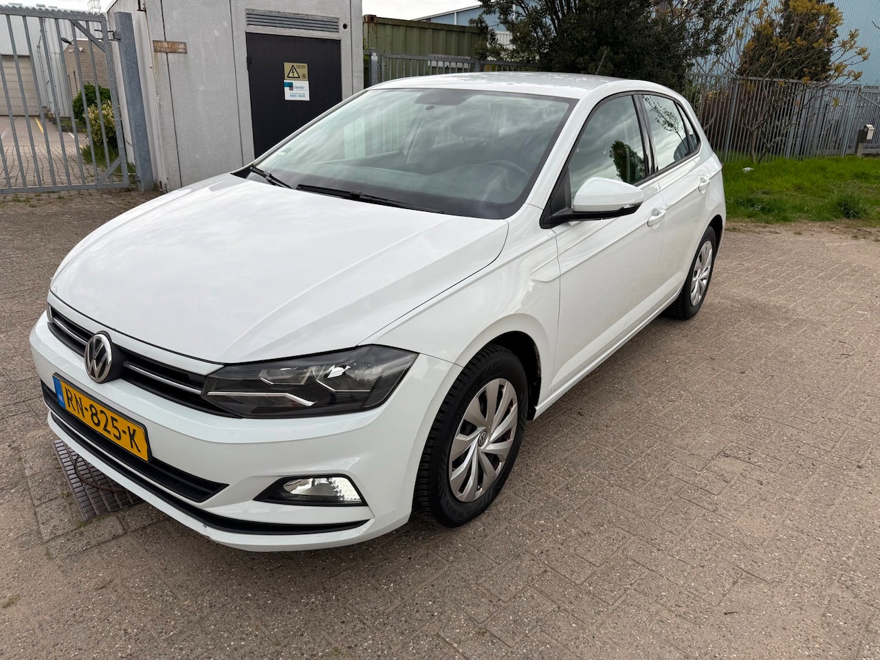 Volkswagen Polo - 1.0 MPI Bj2018| 124.175km NAP| Navi| Cruise - AutoWereld.nl