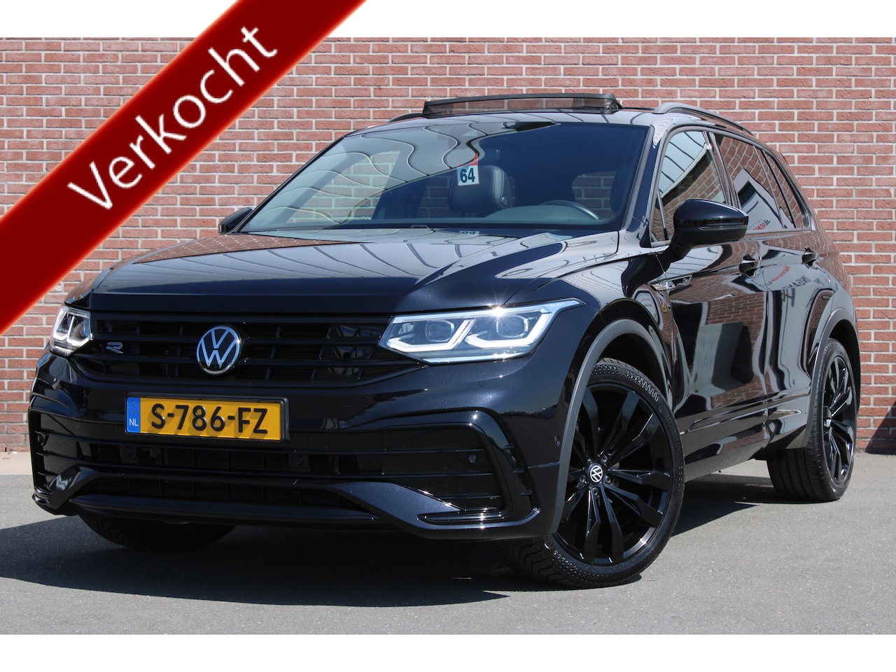 Volkswagen Tiguan - 1.5 TSI 150PK R-Line Business+ |PANO|TREKHAAK|BLACK-STYLE|IQ.LIGHTS| - AutoWereld.nl