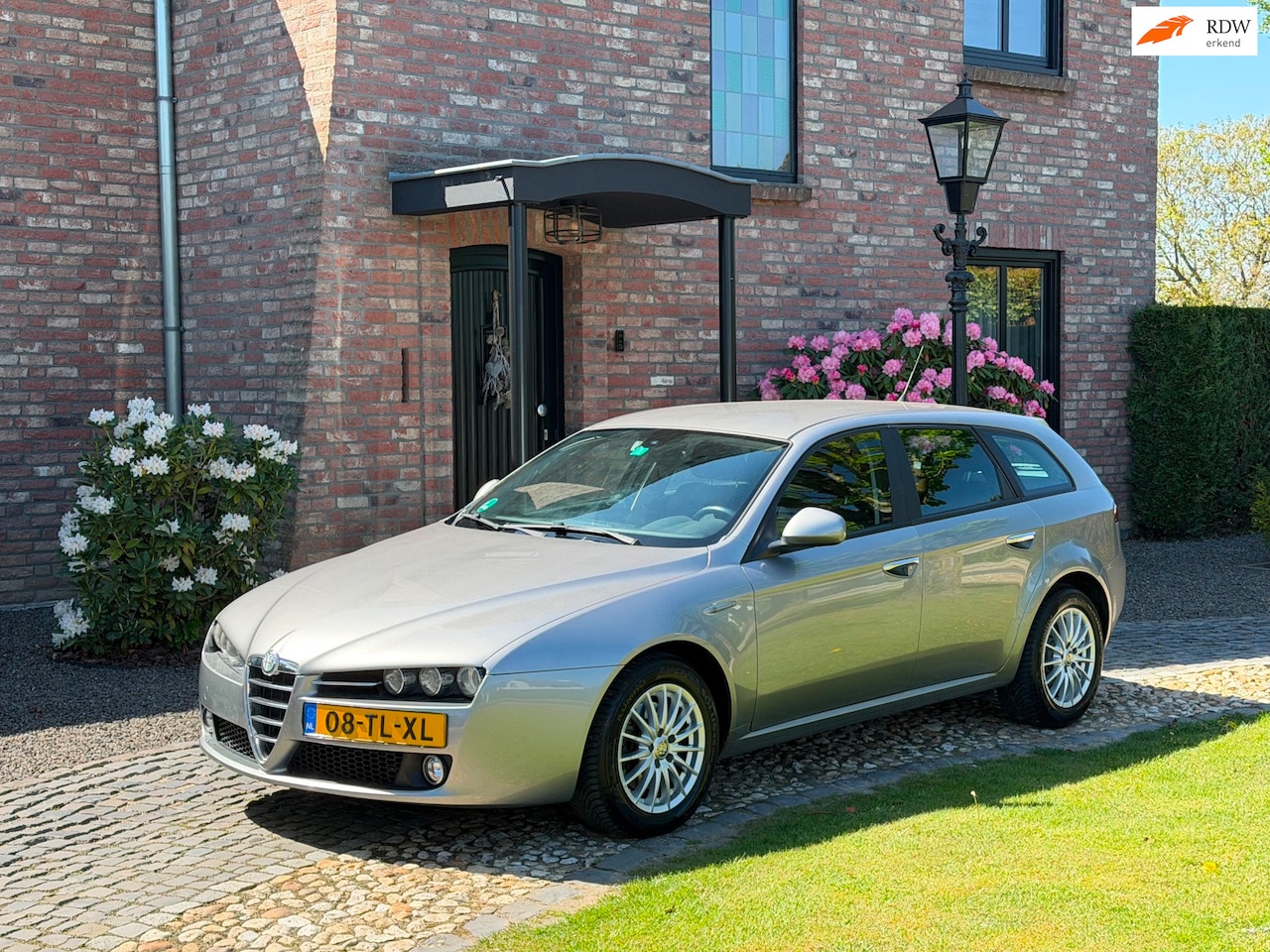 Alfa Romeo 159 Sportwagon - 1.8 mpi Distinctive Clima Cruise - AutoWereld.nl