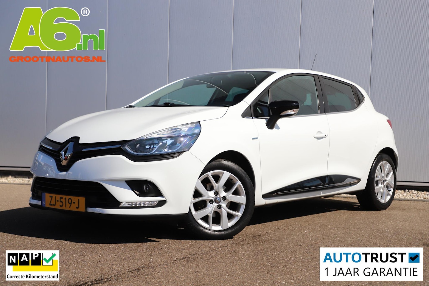 Renault Clio - 0.9 TCe Limited Navigatie Carplay Android 16 inch LMV Airco Cruise Control Parkeersensor - AutoWereld.nl