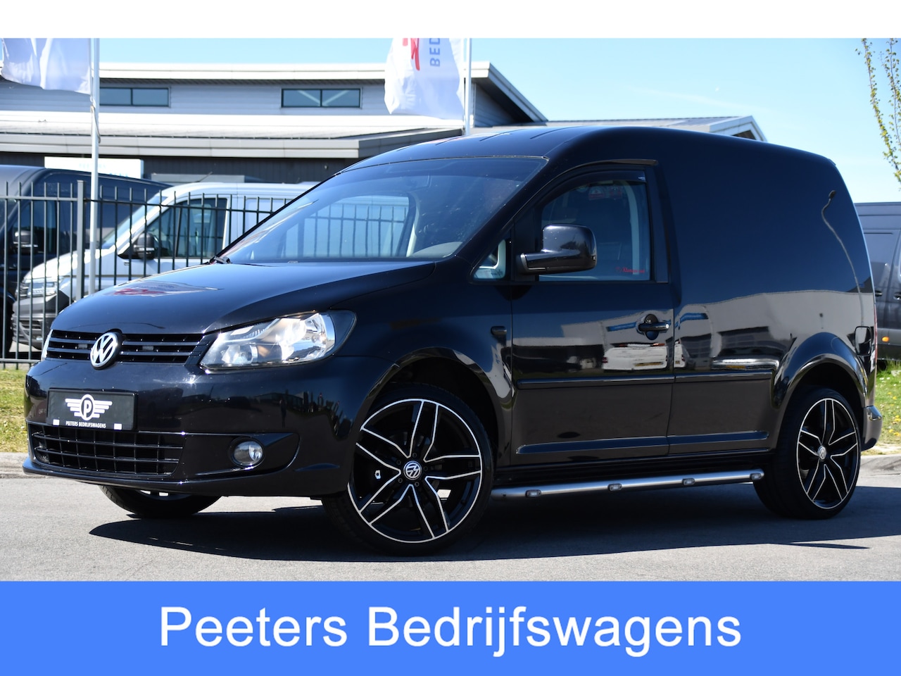 Volkswagen Caddy - 1.6 TDI Black Edition MARGE! Cruise, Leder, Airco, Trekhaak, 75pk, Uniek! - AutoWereld.nl