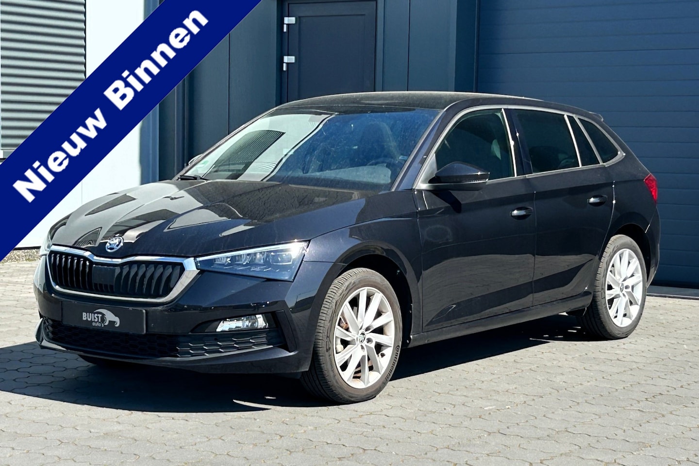 Skoda Scala - 1.0 TSI Sport Business PANO LED NAVI 17" VIRTUAL - AutoWereld.nl