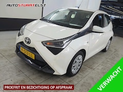 Toyota Aygo - 1.0 VVT-i x-play 1e Eigenaar | Dealer Onderh | BTW | NAP | Camera | Navi | Carplay | Full