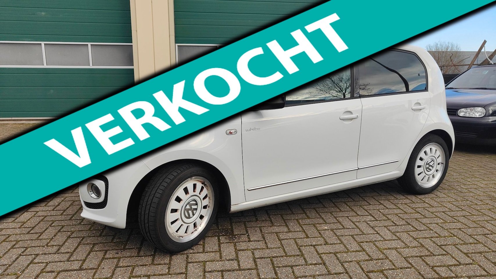 Volkswagen Up! - 1.0 White up, cruise panodak, lederen bekleding 1e eigenaar Nieuwe APK - AutoWereld.nl