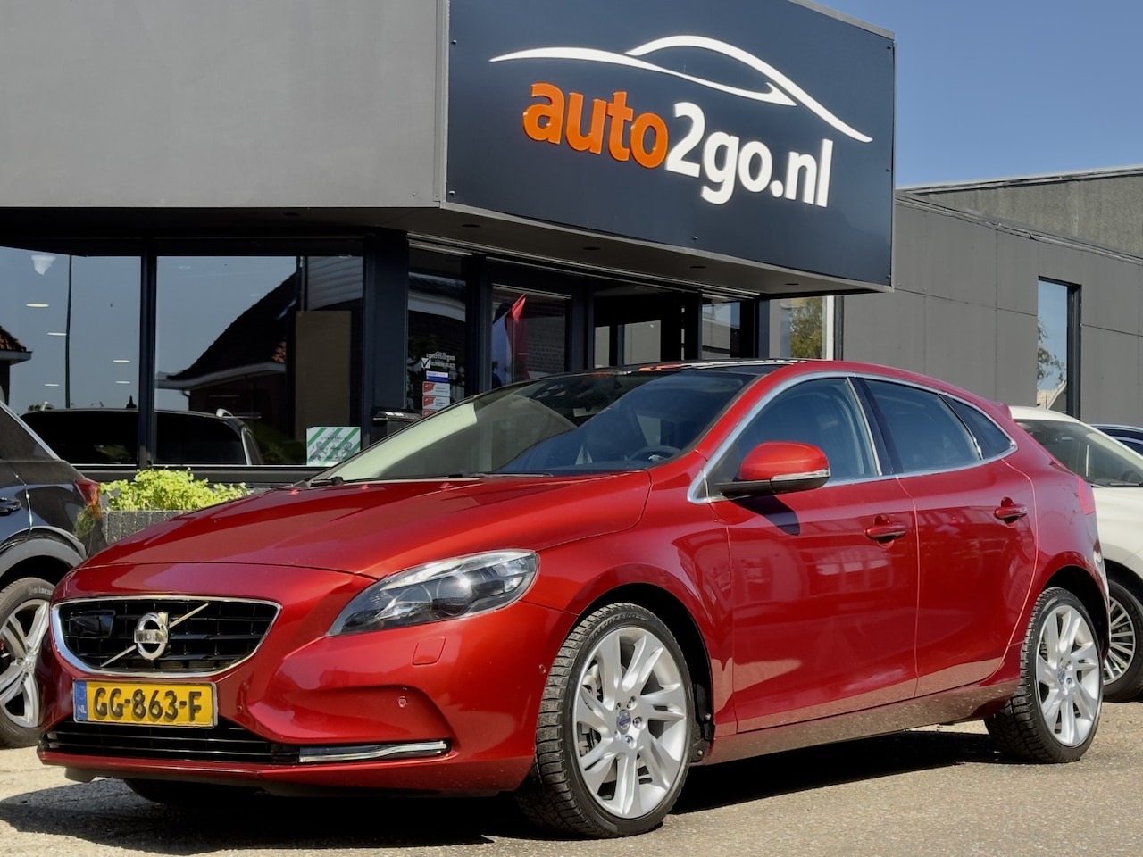 Volvo V40 - 2.0 T5 AUT8 SUMMUM PANODAK LEDER NAVI CAMERA LED LMV PDC - AutoWereld.nl