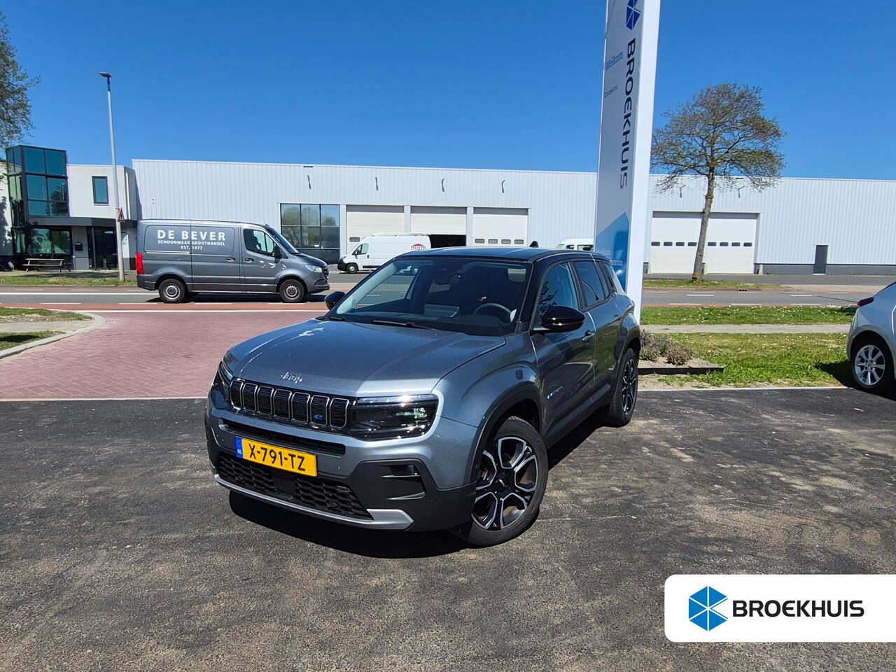 Jeep Avenger - 1st Edition 54 kWh 156PK | Achteruitrijcamera | Afdaal assistent | Apple carplay Android a - AutoWereld.nl
