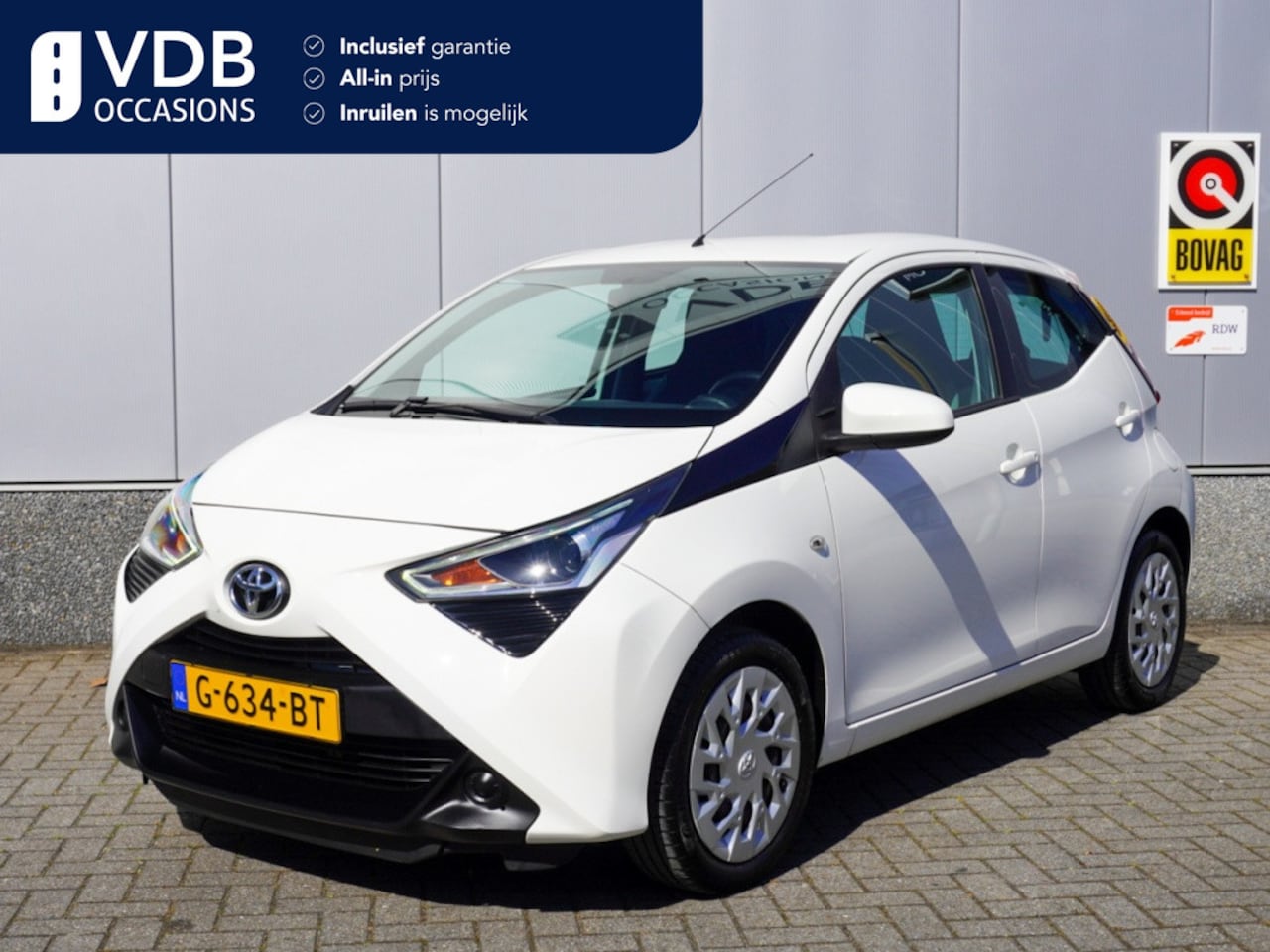 Toyota Aygo - 1.0 VVT-i x-play ltd CarPlay | NAP | Camera | Led | Airco - AutoWereld.nl