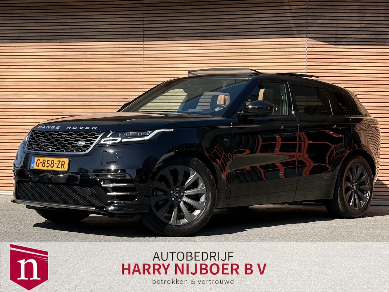 Land Rover Range Rover Velar - 2.0 P300 Turbo AWD R-Dynamic SE Panodak / Stoel en Stuur verwarming / Massage stoelen - AutoWereld.nl