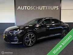 Volkswagen Passat - 1.4 TSI GTE Connected Series Plus PANO / LED / ERGOSTOEL / NAVI / CRUISE / PDC / KEYLESS /