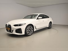 BMW i4 - Gran Coupe eDrive35 | M-Sportpakket | LED | Navigatie | Active cruise | Sportstoelen | Sto