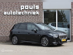 BMW 2-serie Active Tourer - 360cam, M sport onderstel, panoramadak 225e xDrive