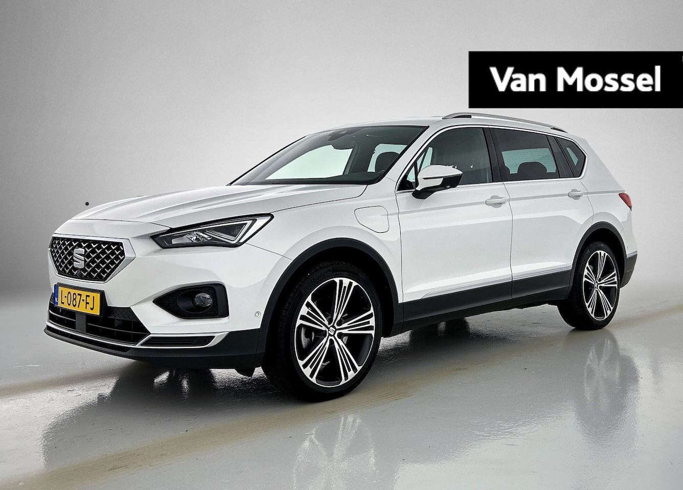 SEAT Tarraco - 1.4 TSI e-Hybrid PHEV Xcellence 245 PK | Automaat | LED Koplampen | Navigatie | Elektrisch - AutoWereld.nl