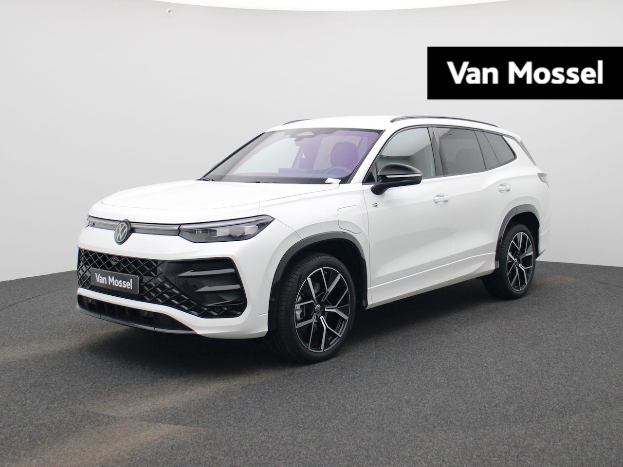 Volkswagen Tayron - 1.5 eHybrid R-Line Edition 272 PK | Trekhaak | Lederen Bekleding | Stoelverwarming Voor & - AutoWereld.nl