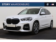 BMW X1 - xDrive25e High Executive M Sport Automaat / Trekhaak / Panoramadak / Sportstoelen / Comfor