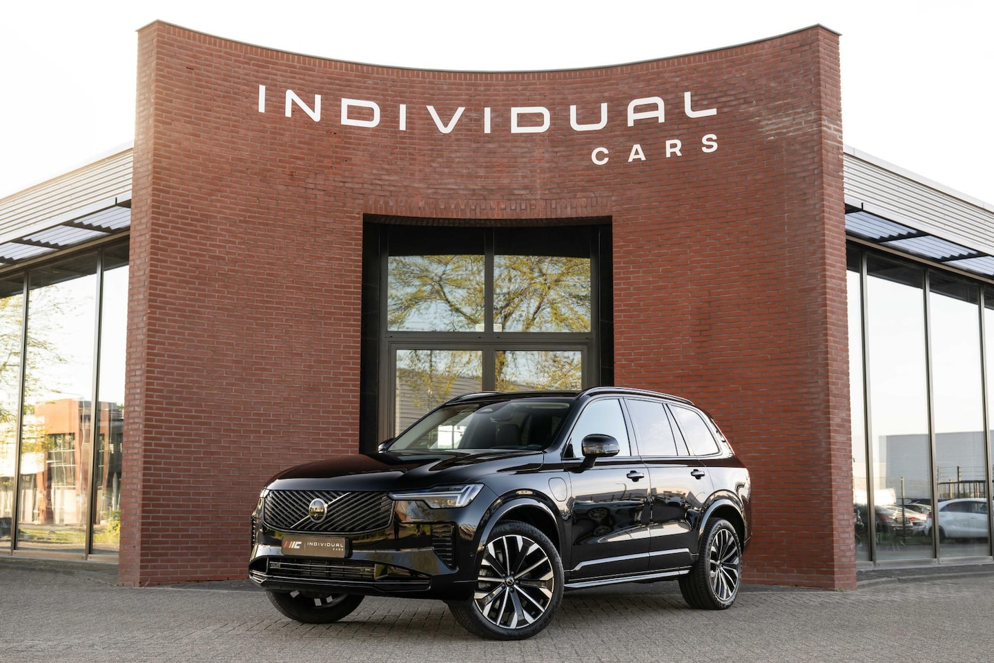 Volvo XC90 - 2.0 T8 AWD Plus Dark 455pk Facelift HuD 360° H/K - AutoWereld.nl