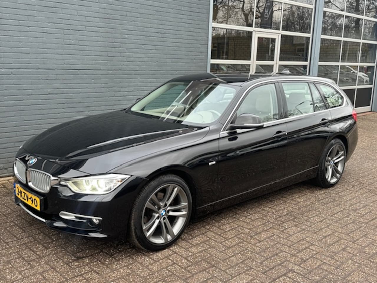 BMW 3-serie Touring - 316i High Executive 316i High Executive - AutoWereld.nl