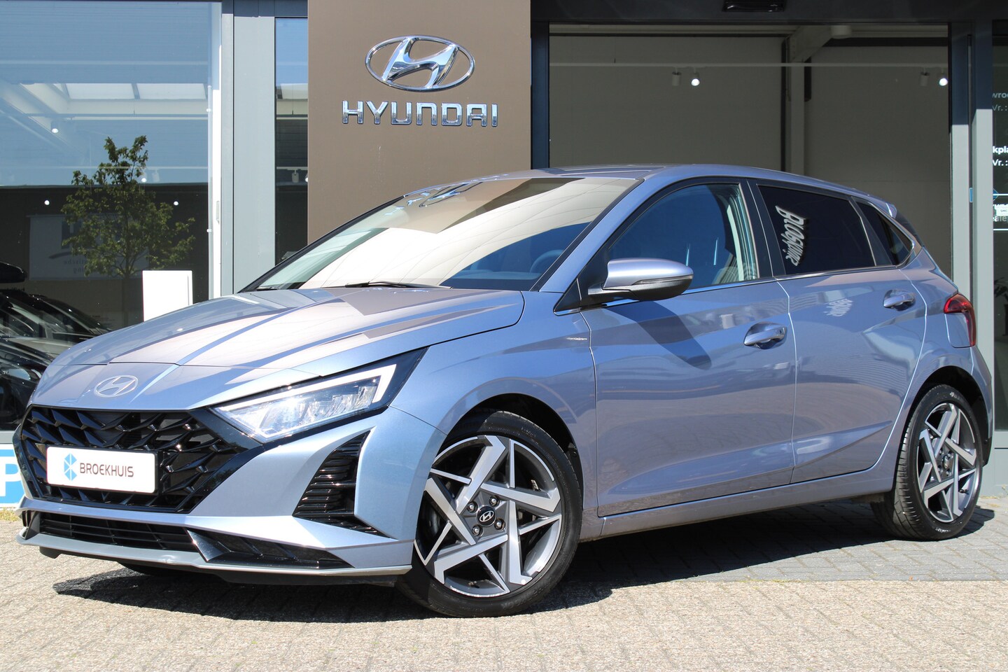 Hyundai i20 - 1.0 T-GDI Premium | Keyless entry | Lichtmetalen velgen 17" | Metaal-/micakleur - AutoWereld.nl