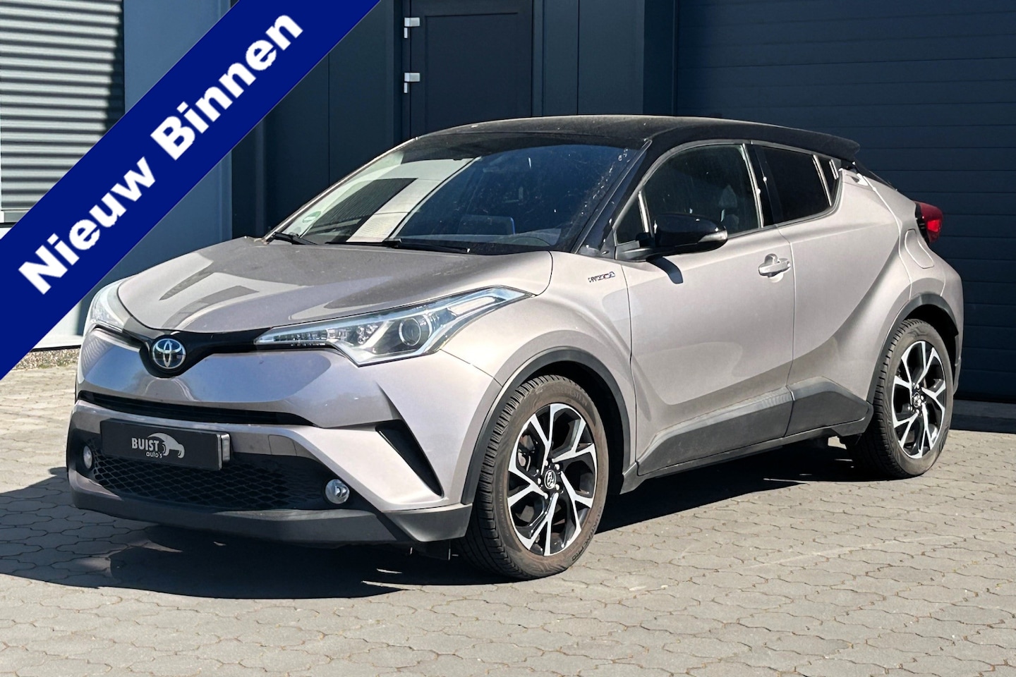 Toyota C-HR - 1.8 Hybrid Bi-Tone ACC NAVI KEYLESS 75745KM! - AutoWereld.nl