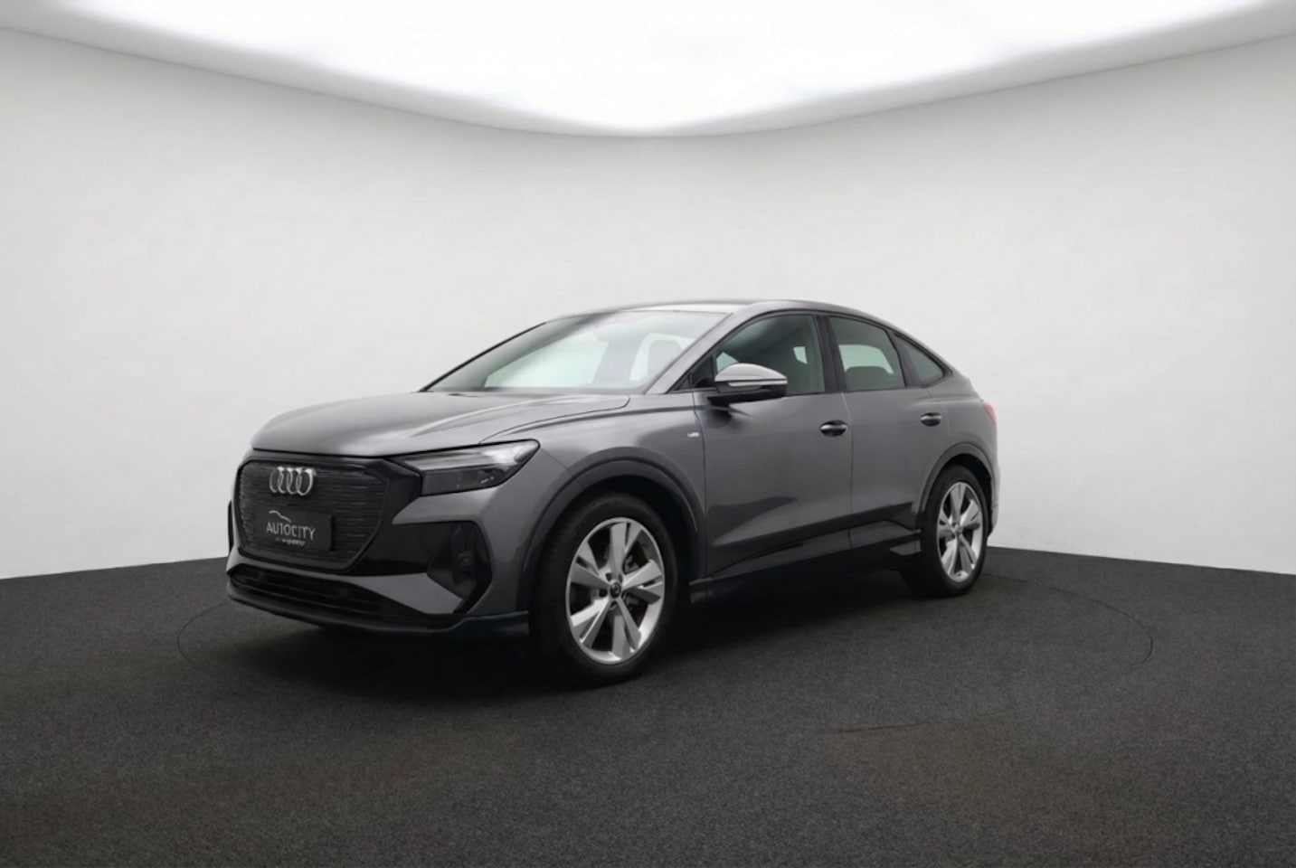 Audi Q4 Sportback e-tron - 45 e-tron quattro S Line 90% SOH l HUD l Adaptive l Camera - AutoWereld.nl