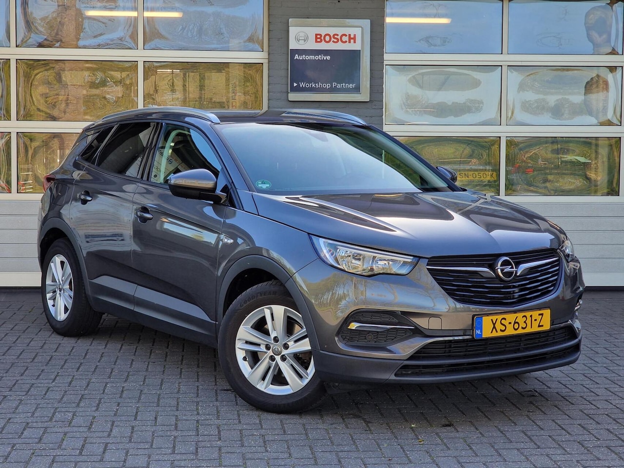 Opel Grandland X - 1.2 Turbo Business +|Trekhaak|Clima|PDC|Camera|Carplay| - AutoWereld.nl