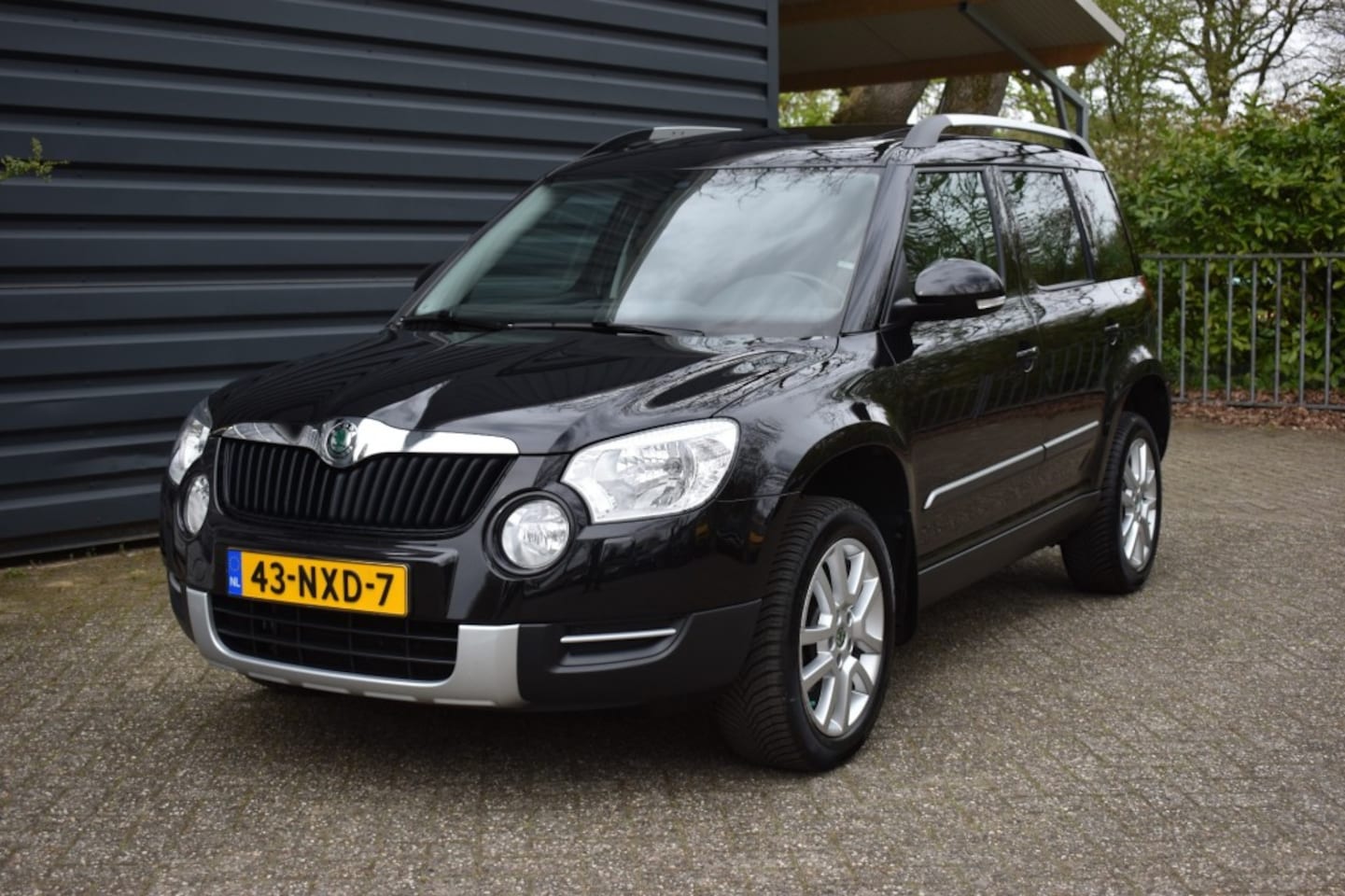 Skoda Yeti - 1.2 TSI ELEGANCE!!AUTOMAAT!! EERTSE EIGENAAR!!PANORAMADAK!!!BJ 2010!!TREKHAAK!!7894 EURO!! - AutoWereld.nl
