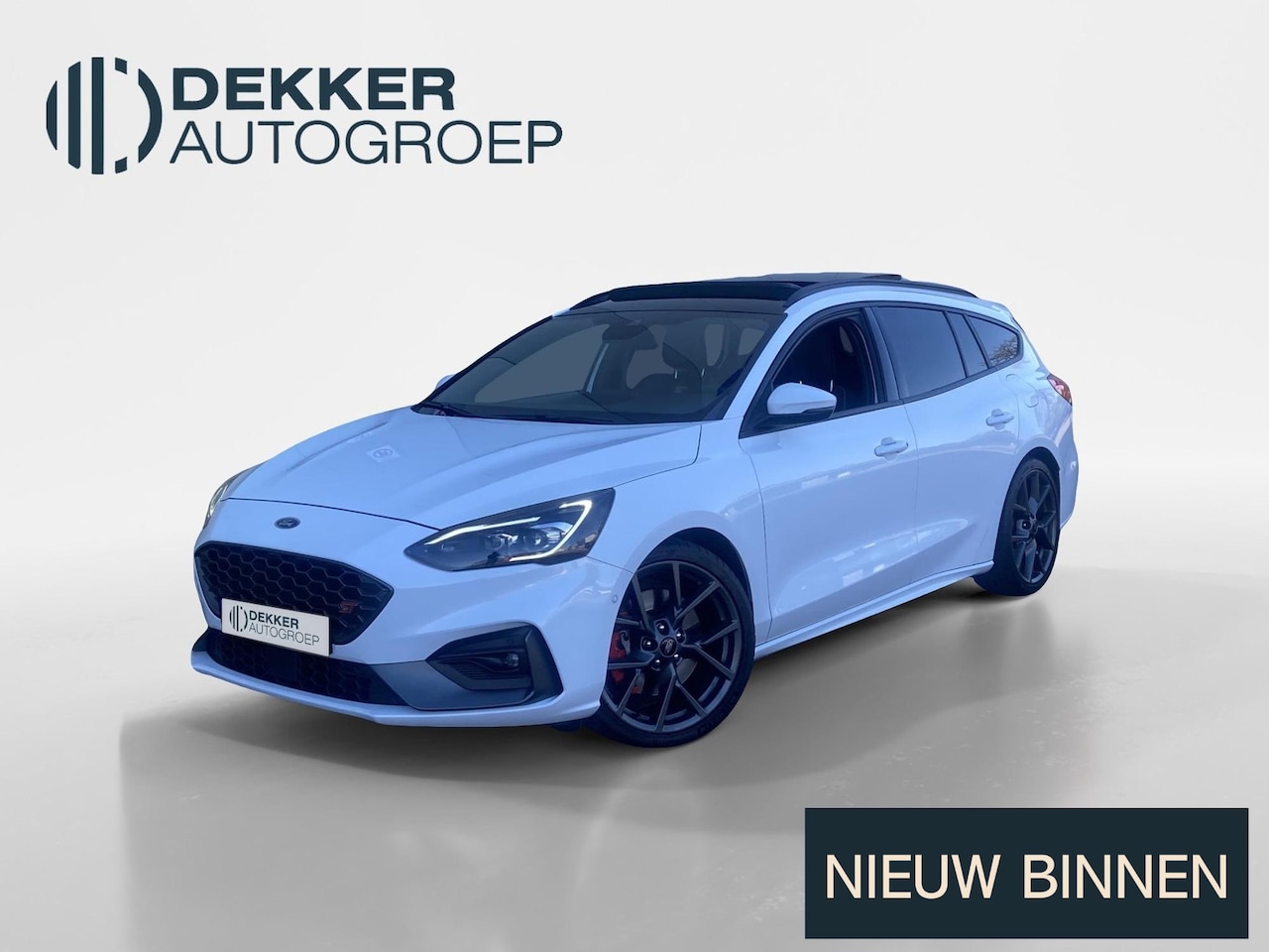 Ford Focus - 2.3 EcoBoost ST-3 Performance 280 pk Performance Pack - Recaro Sportstoelen - Panoramadak - AutoWereld.nl