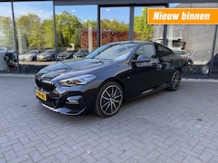 BMW 2-Serie - 220I M-Sport, LED, Schaalstoel, Lane Ass., Carplay, Stoelverw, Camera,