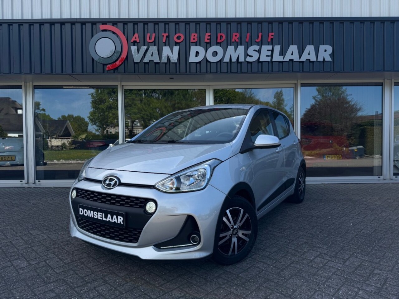 Hyundai i10 - 1.0I COMFORT - Navi Apple Carplay Android Auto Park. sens. achter - AutoWereld.nl