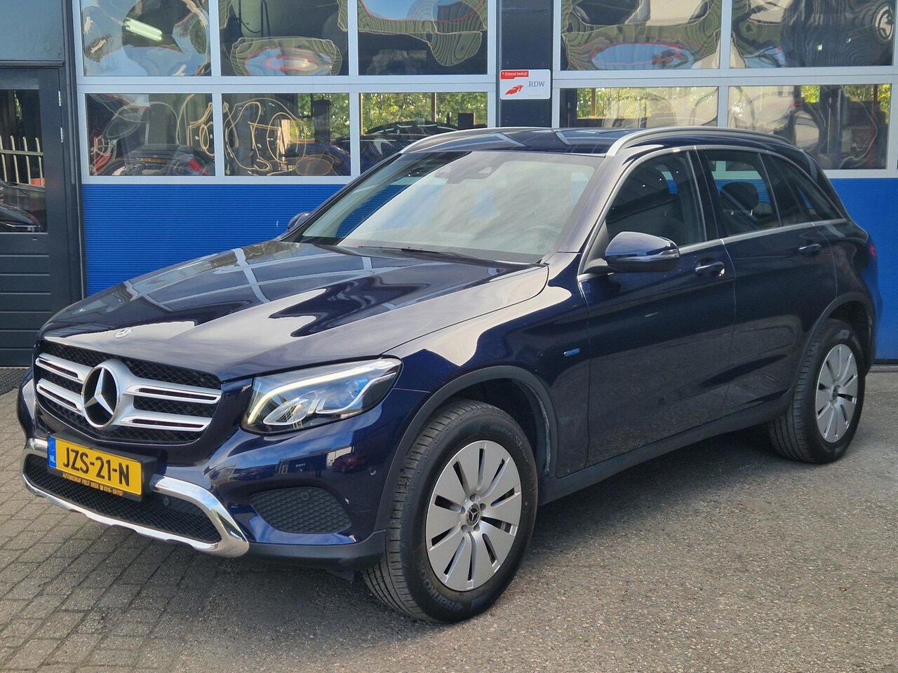 Mercedes-Benz GLC-klasse - 350e 4MATIC Benzine-Hybride/ Automaat / Wegklapbare trekhaak / Navigatie / Elektrische ach - AutoWereld.nl