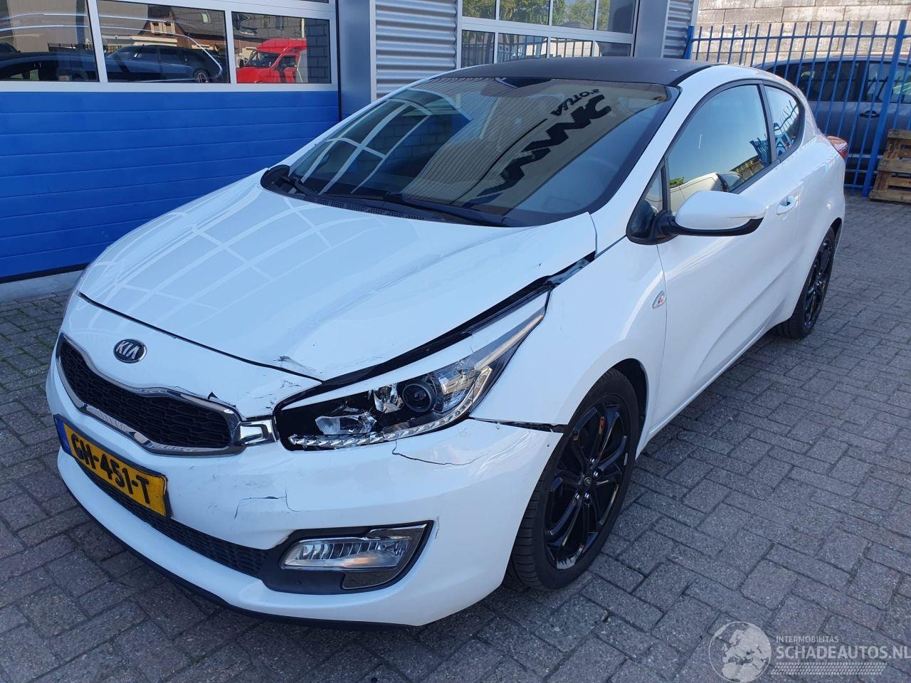 Kia Cee'd - Cee d 1.6 GDI ComfortLine - AutoWereld.nl