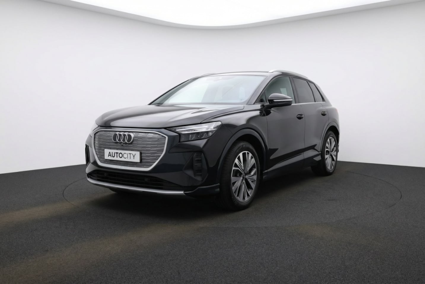 Audi Q4 e-tron - 40 e-tron Advanced 99% SOH l Camera l Stoelverwarming l Adaptive - AutoWereld.nl