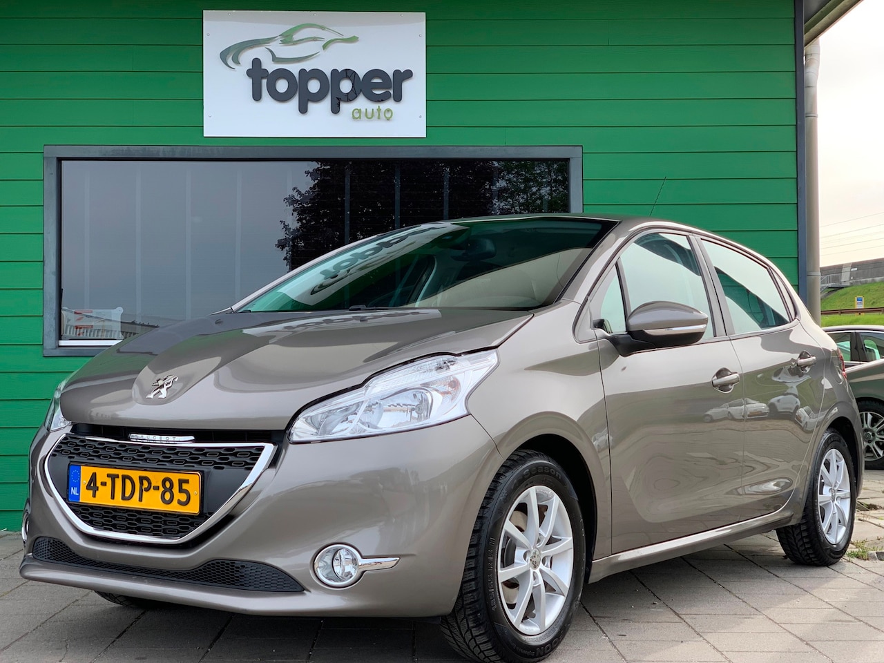 Peugeot 208 - 1.2 VTi Envy|D-Riem Verv.|Navigatie|CruiseControl| - AutoWereld.nl