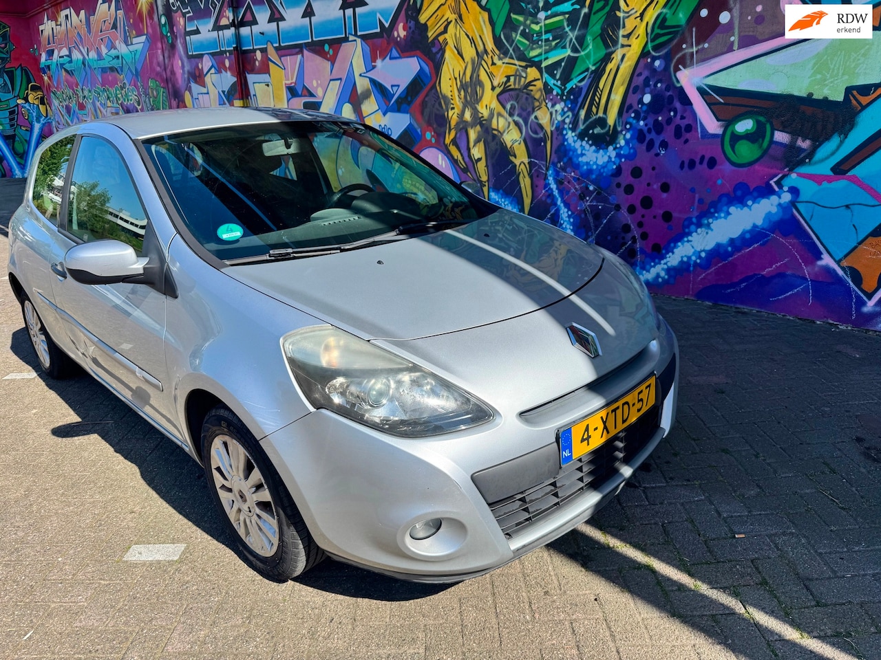 Renault Clio - 1.2 Special Line airco sport velgen boeken aanwezig 1e eig Duitsland en 1e eigenaar in Ned - AutoWereld.nl
