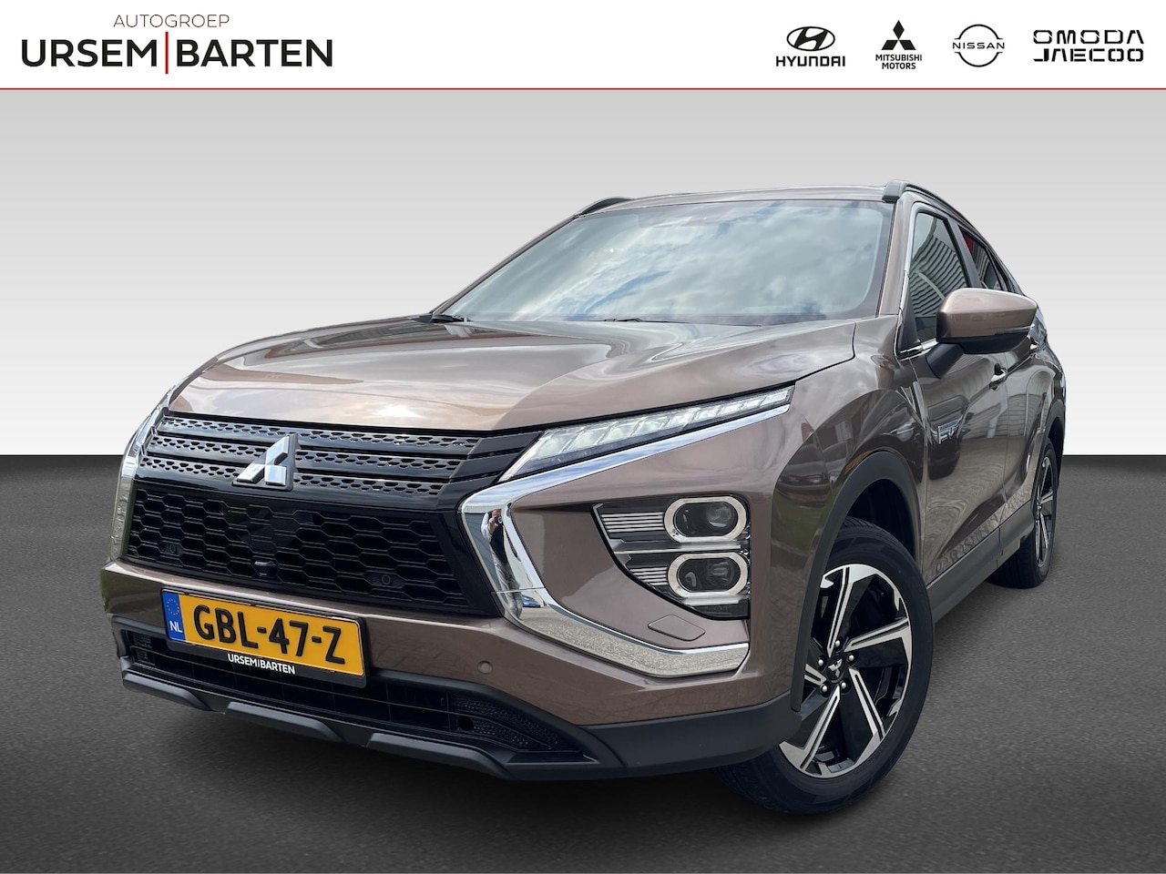 Mitsubishi Eclipse Cross - 2.4 PHEV Intense+ Navigatie|L.M. Velgen|Parkeersenoren | Camera - AutoWereld.nl