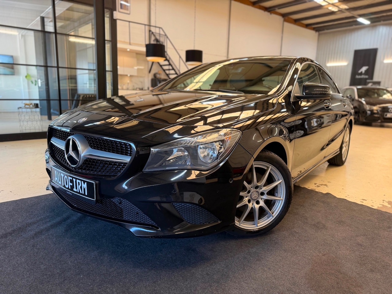 Mercedes-Benz CLA-Klasse - Urban edition Garantie mogelijk Lederen bekleding Navi Cruise Media interface LM velgen - AutoWereld.nl