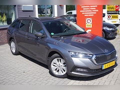 Skoda Octavia Combi - 1.0 e-TSI Ambition / Trekhaak / Carplay / Virtual dash