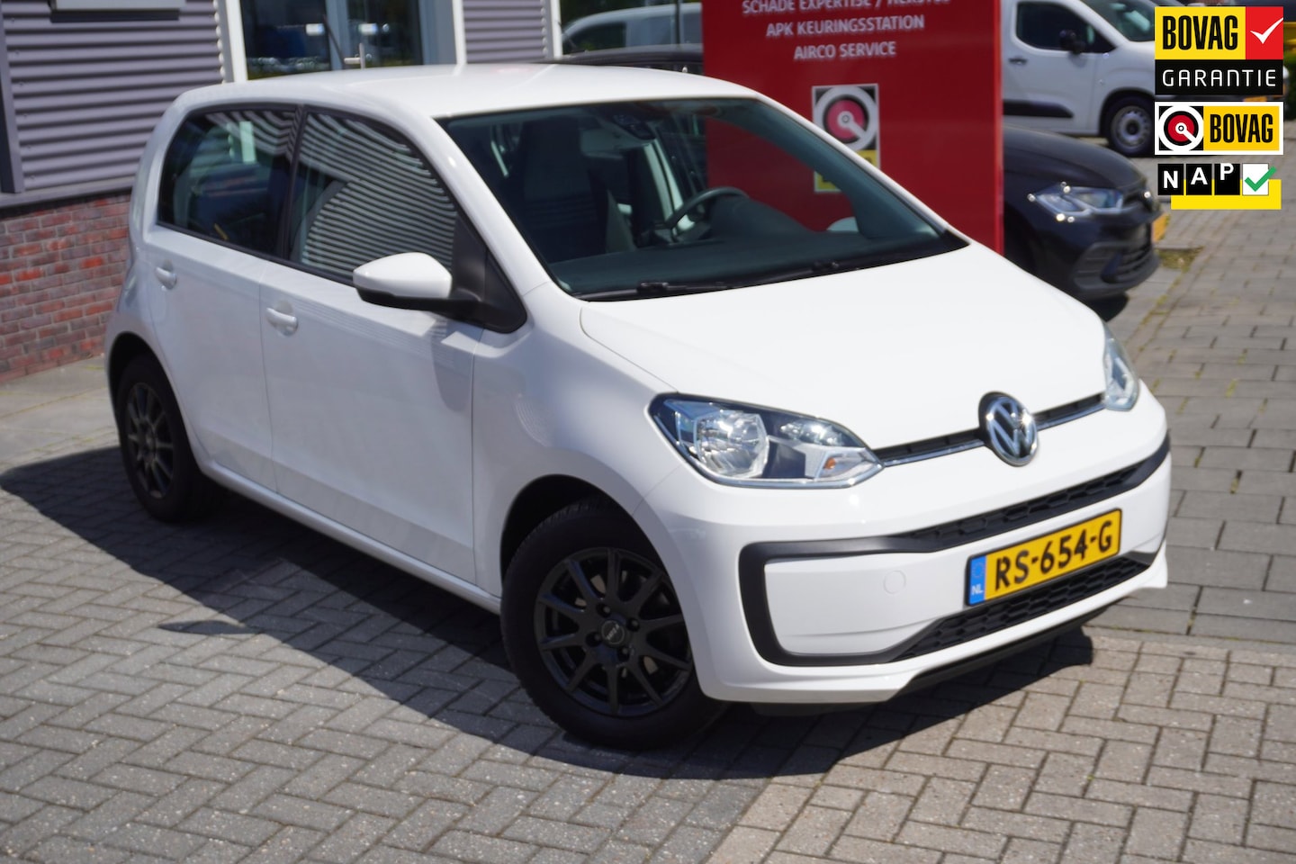 Volkswagen Up! - 1.0 BMT move up! / Bluetooth / Incl winterwielen - AutoWereld.nl