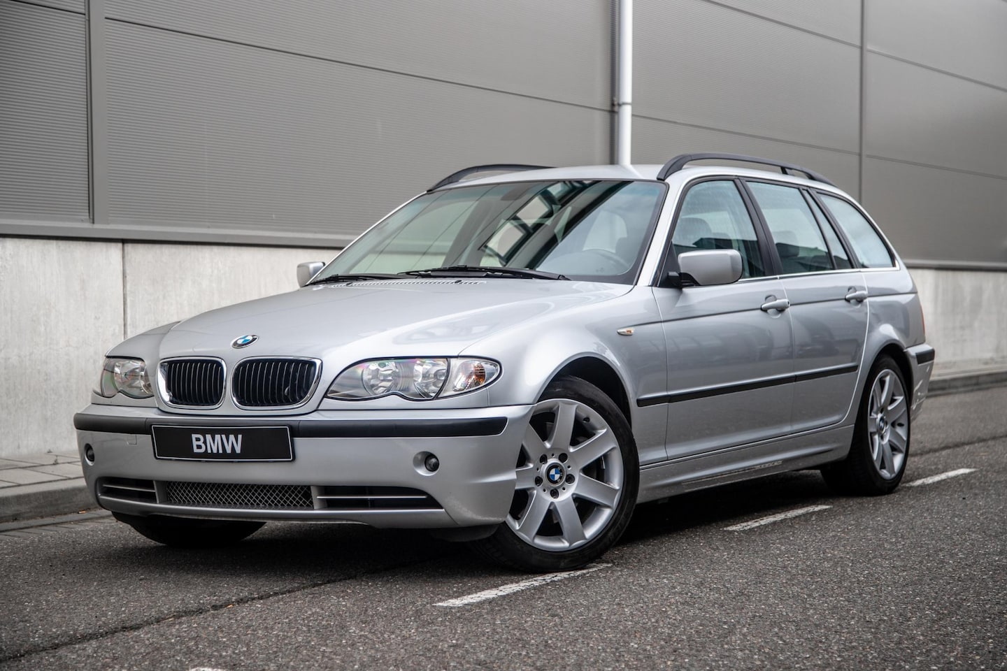 BMW 3-serie Touring - 330i Executive | 127.000KM | Nieuwstaat | Automaat | Cruise Control - AutoWereld.nl